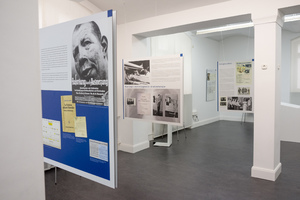 Die Ausstellung Radiologie im Nationalsozialismus wird seit 2014 auf Kongressen, in Medizinischen Fakultäten und in Museen als Sonderausstellungen gezeigt. Im Bild: Medizinhistorische Sammlung Kiel. 