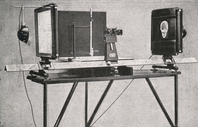 Stereoskiagraph Modell IV nach Prof. Dr. Albert Hasselwander. 1938. Firma H. Pausch, Erlangen 1938. Archiv Deutsches Röntgen-Museum