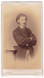 August Kundt (*18.11.1839 Schwerin; †21.05.1894 Israelsdorf bei Lübeck), Professor für Physik am Eidgenössischen Polytechnikum Zürich und Lehrer W. C. Röntgens (1868-1869). 